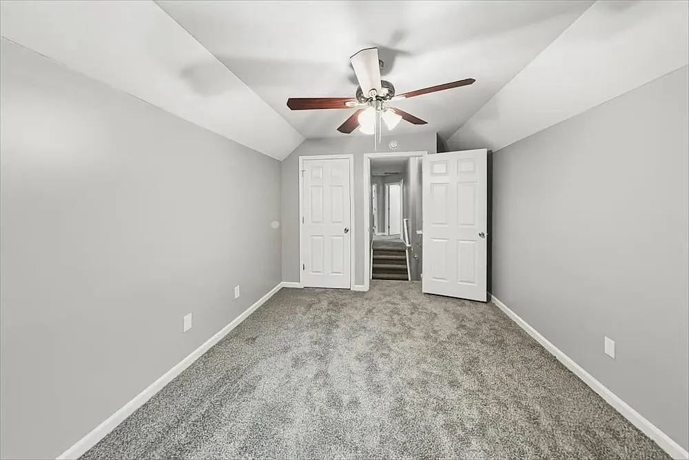 4 bed, 2.5 bath, 1690 sqft, $1,959 — Photo 2