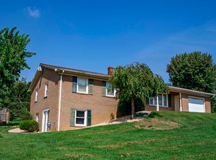 152 King Ln, Lewisburg, WV 24901