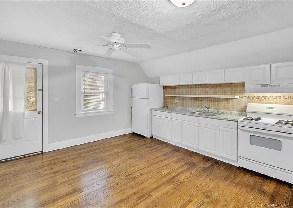 2nd image of 303 Judson Pl #3