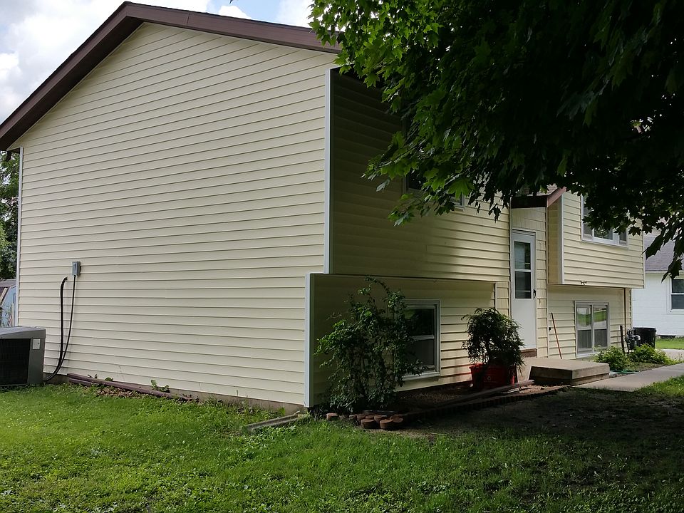 2nd image of 706 E 11th St S