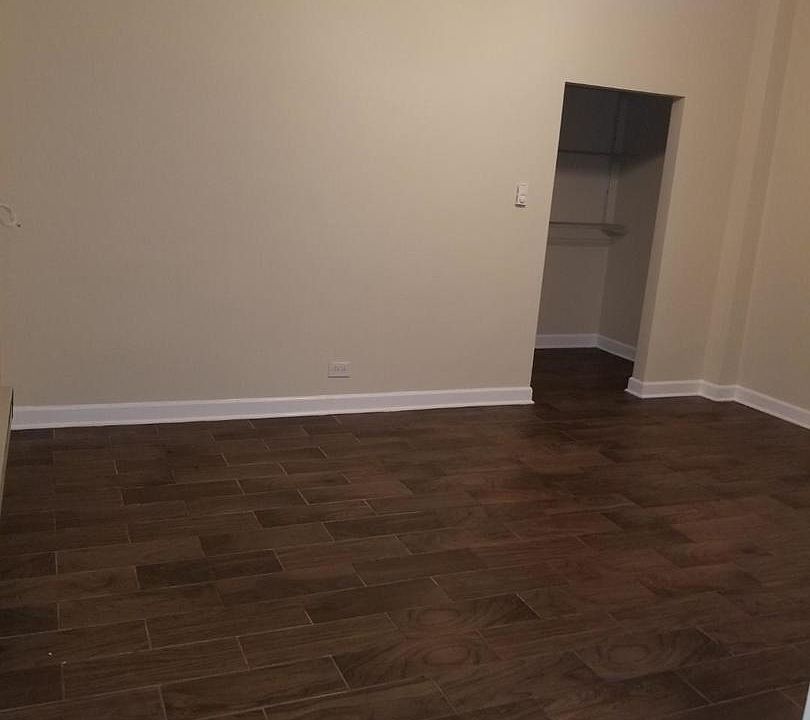 2nd image of 4585 N Elston Ave #G3