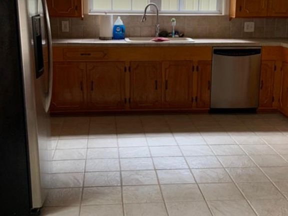 3rd image of 214 Florida St