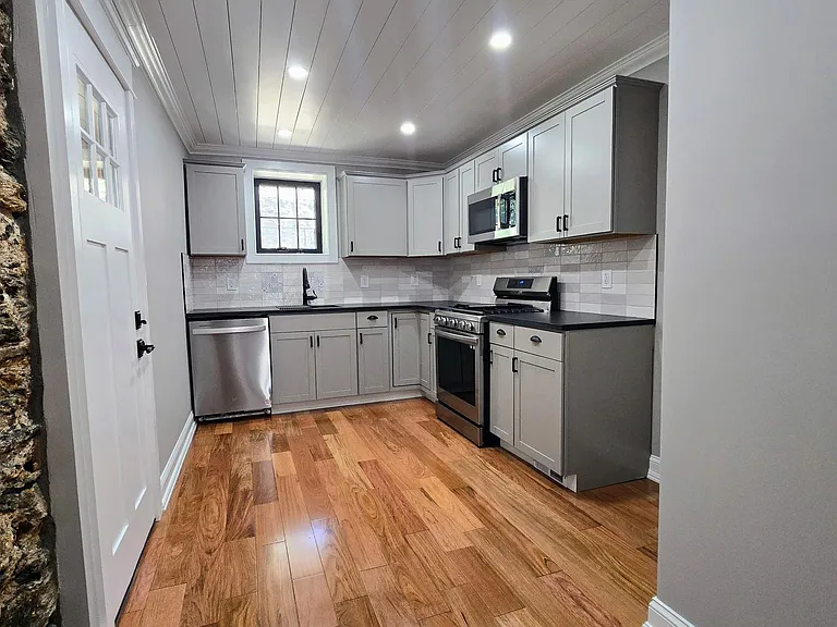 4121 Tower St — Photo 6
