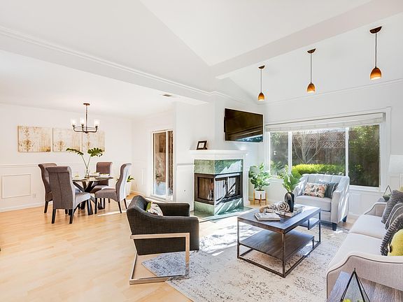 5th image of 1078 Villa Maria Ct