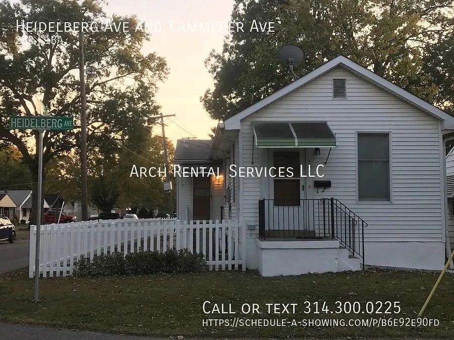 Coming Soon! Cute South County Cottage With White Picket Fence, And Garage — Photo 1