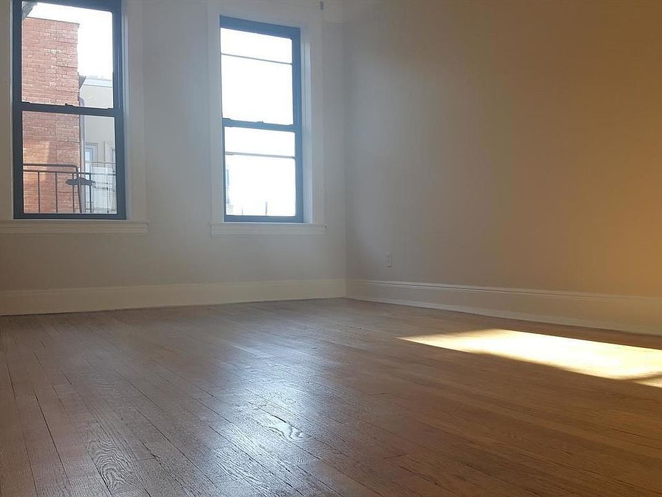1st image of 2106 33rd St #C7
