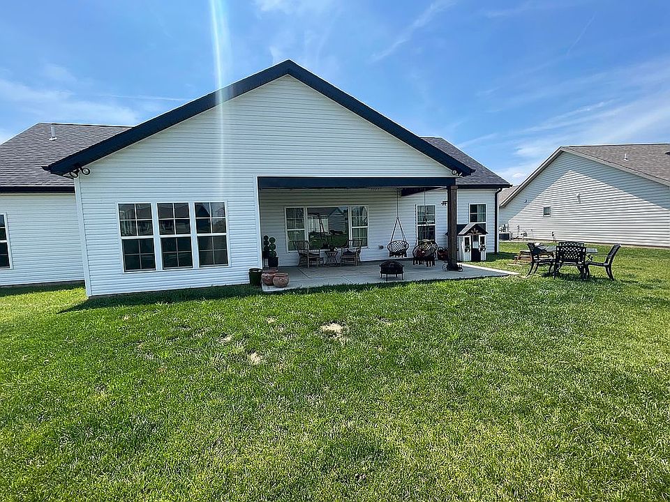 840 Hunters Run Dr, Brookville, OH 45309 Zillow