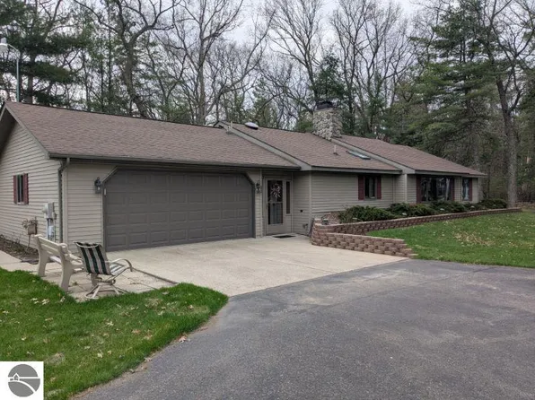 3747 Cayuga Trl, National City, MI 48748