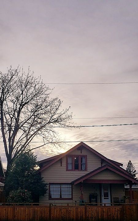 1st image of 104 NE Grace Ave