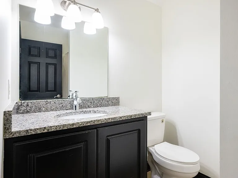 111 Roundstone Dr — Photo 21