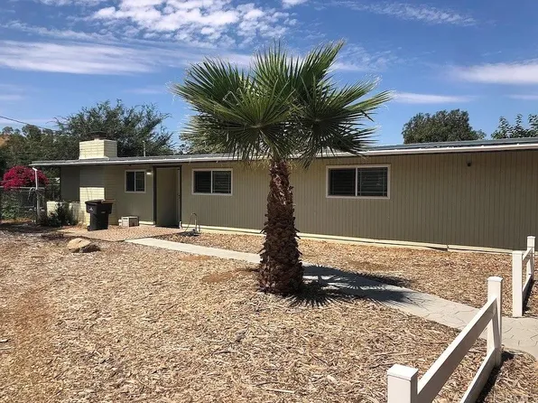 138 W Broadbent Dr, Riverside, CA 92507