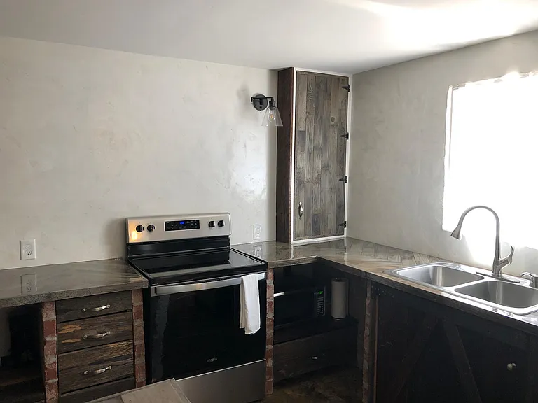 27 Hambrick Rd #C — Photo 4