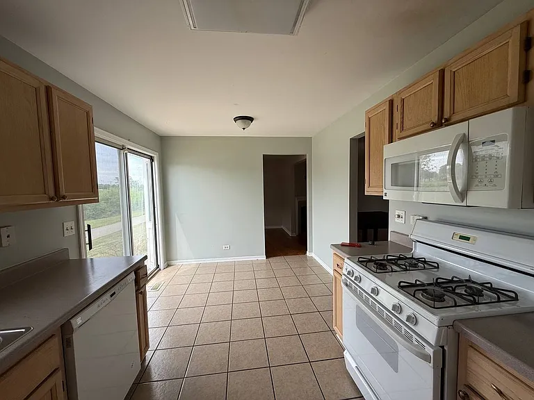 725 Daybreak Ln — Photo 16