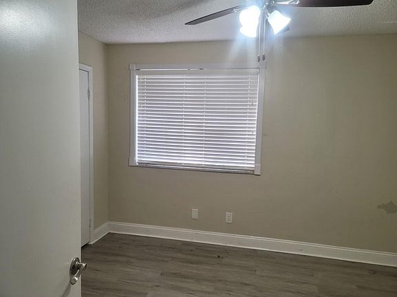 4th image of 702 NW 92nd Ave