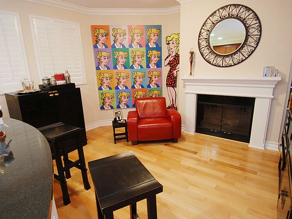 3rd image of 122 N Clark Dr APT 205