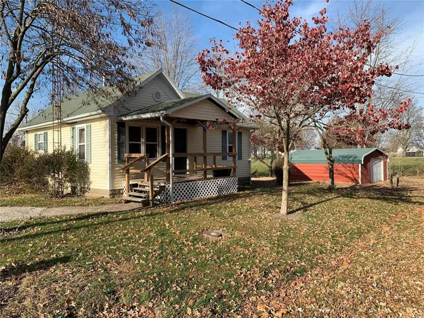 804 W Monroe St, Witt, IL 62094