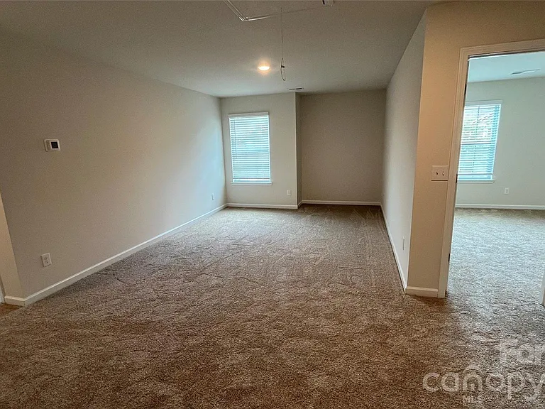 16111 Trenton Green Ln — Photo 13