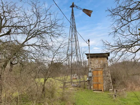 2200 Flat Rock Rd, Azle, TX 76020