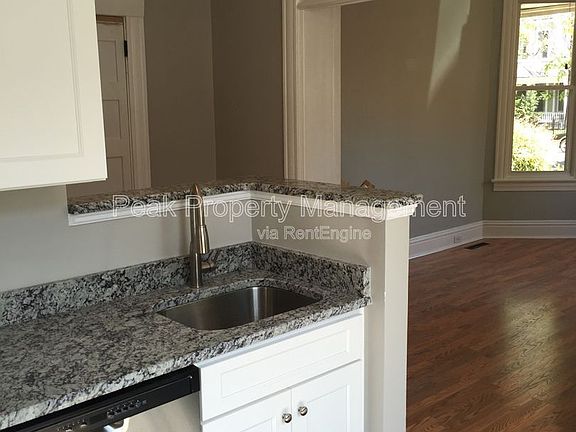 4th image of 2901 Ellwood Ave APT 1