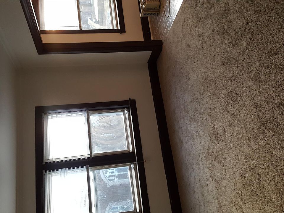2nd image of 3461 Itaska St #203