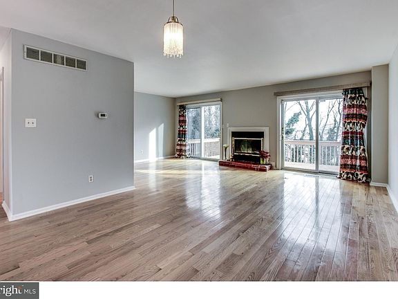 3rd image of 1409 Birch Ln