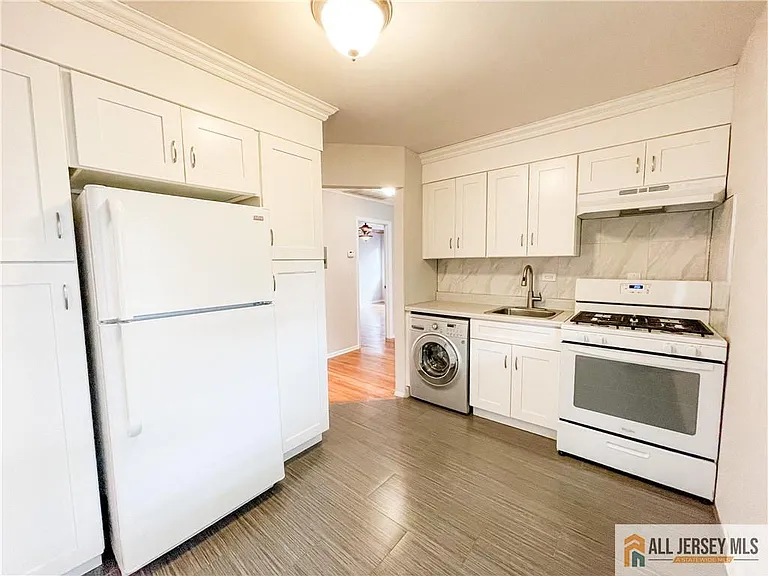 2105 Saint Georges Ave #2F — Photo 7