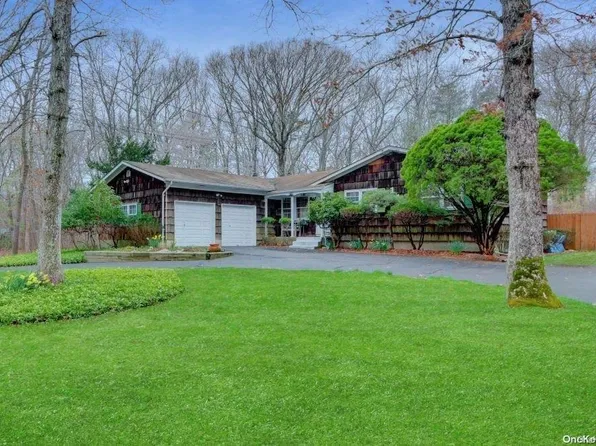 112 Medford Road, Ridge, NY 11961