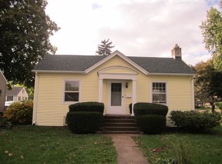 423 Sunnyside Ave, Ottawa, IL 61350