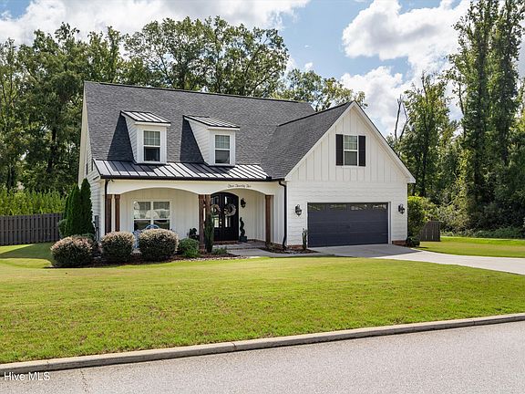 3rd image of 522 River Oaks Lane