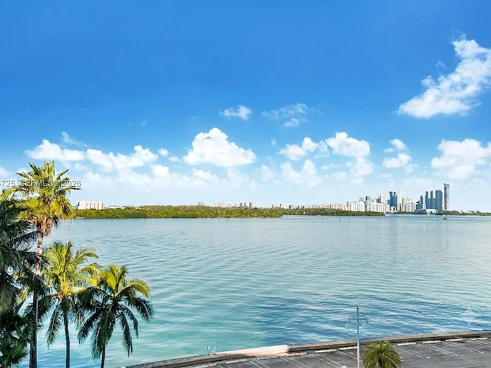 10350 W Bay Harbor Dr #4R