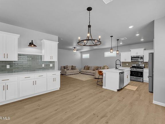 3rd image of 6051 Zinc Hill St