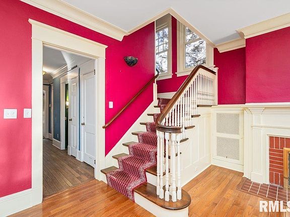 4th image of 2432 Fulton Ave