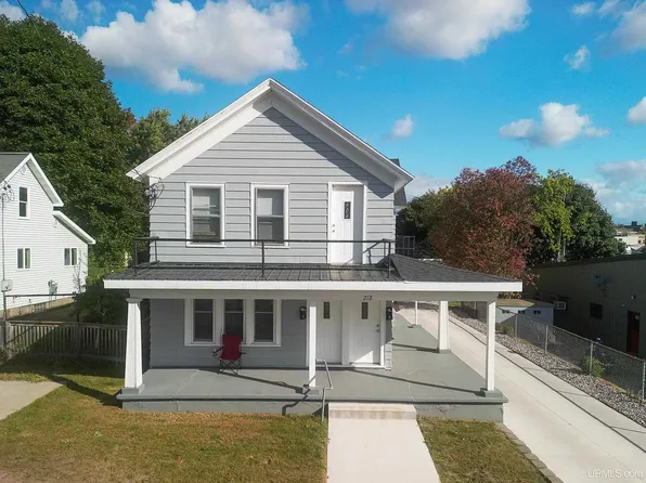 212 Rock St APT 1, Marquette, MI 49855
