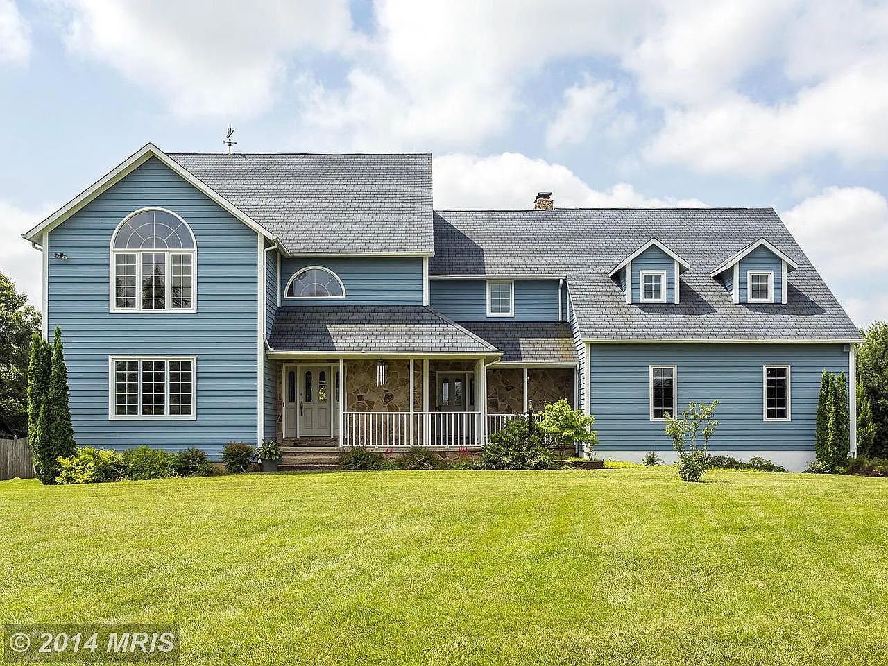 985 Wayson Way photo 1