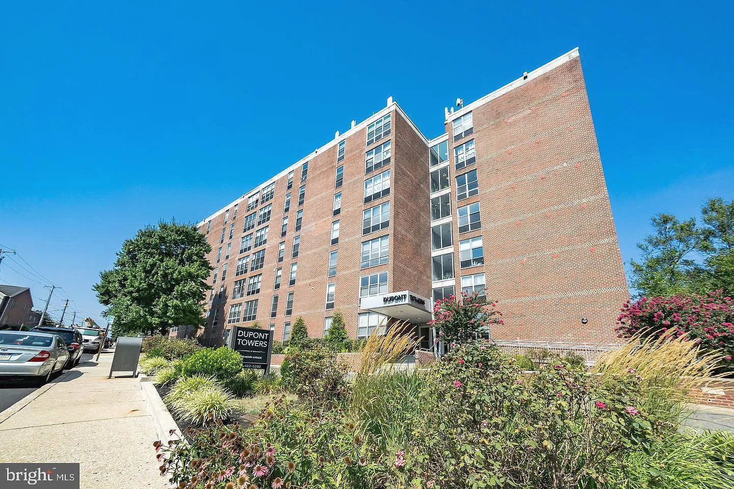 Dupont Towers — Photo 1