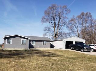 911 W Shore Rd, Bronson, MI 49028