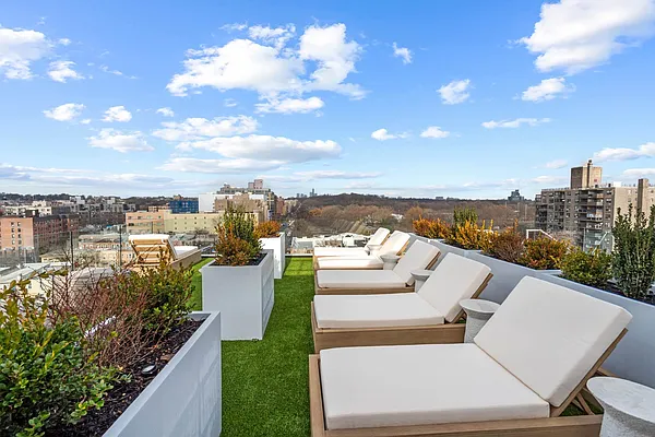 Rented by Reavis | media 9