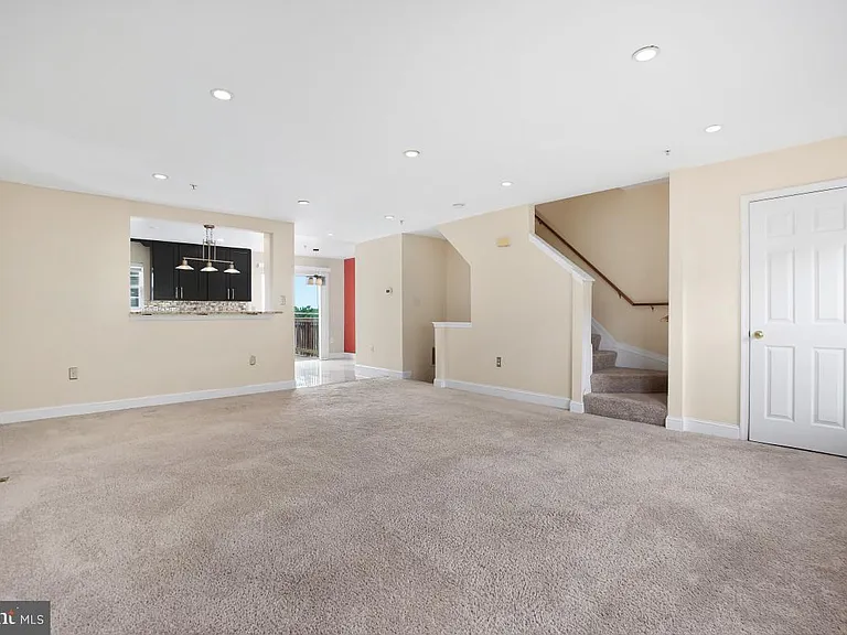 7017 Migliori Ct — Photo 5