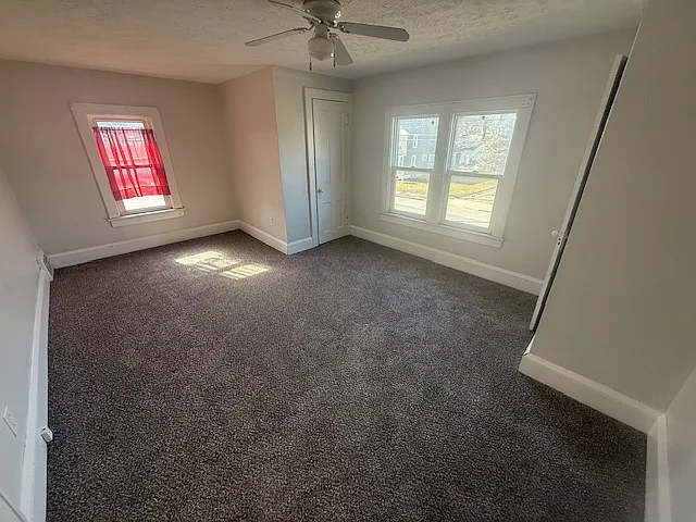 2 bed, 572 sqft, $1,100 — Photo 2