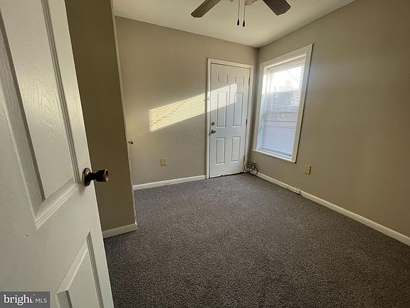 4th image of 405 Shearman St