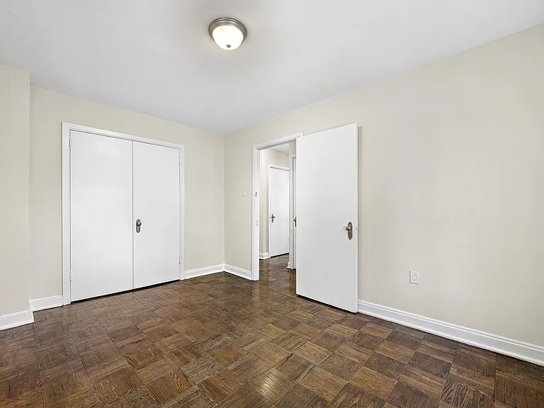 64 Saint Clair Ave W — Photo 10