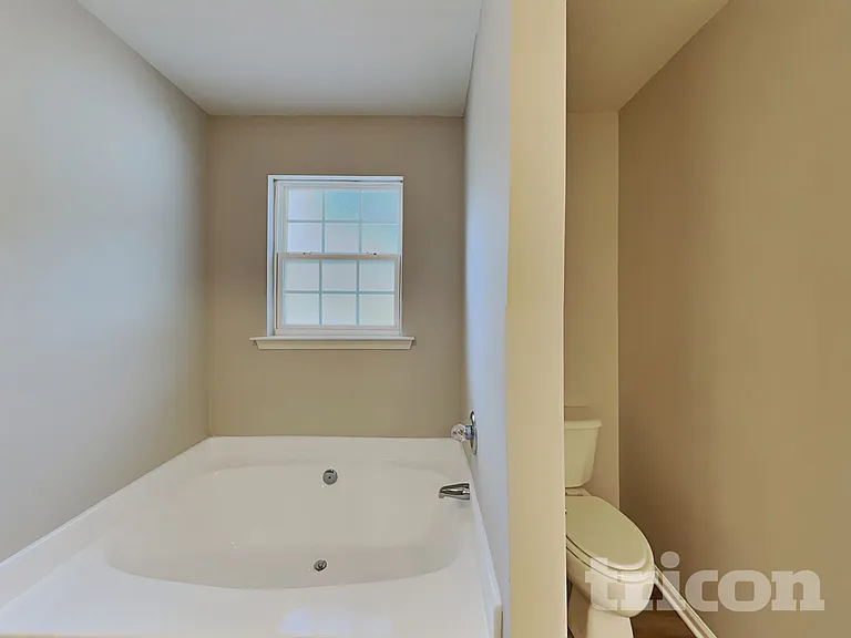 110 Kingscreek Dr — Photo 11