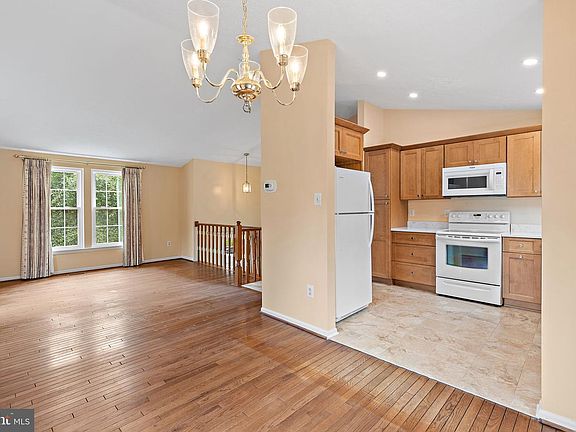 5th image of 3001 Latrobe Ct