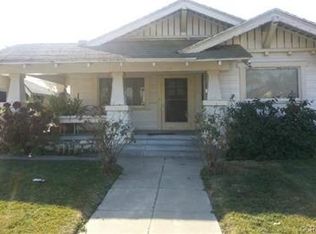 702 W 49th Pl, Los Angeles, CA 90037