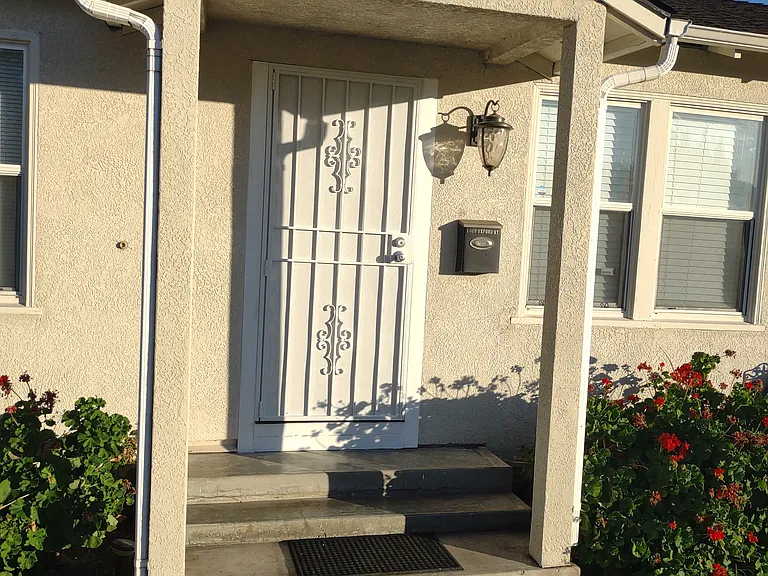 1460 Oxford Way — Photo 63