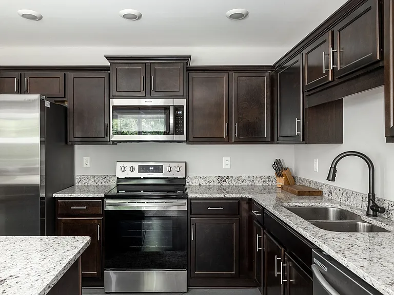 711 Ridgecrest Dr — Photo 15
