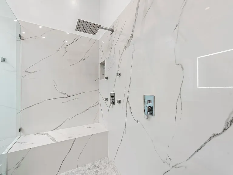 25256 Manzanita Dr — Photo 17