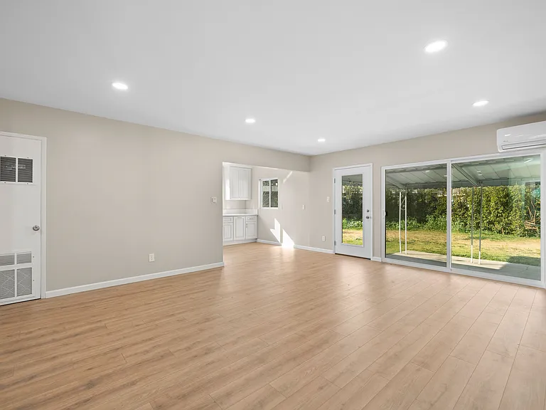5745 Spahn Ave — Photo 7