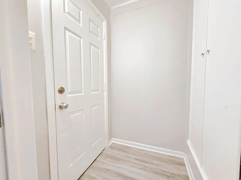 533 Columbia St — Photo 6