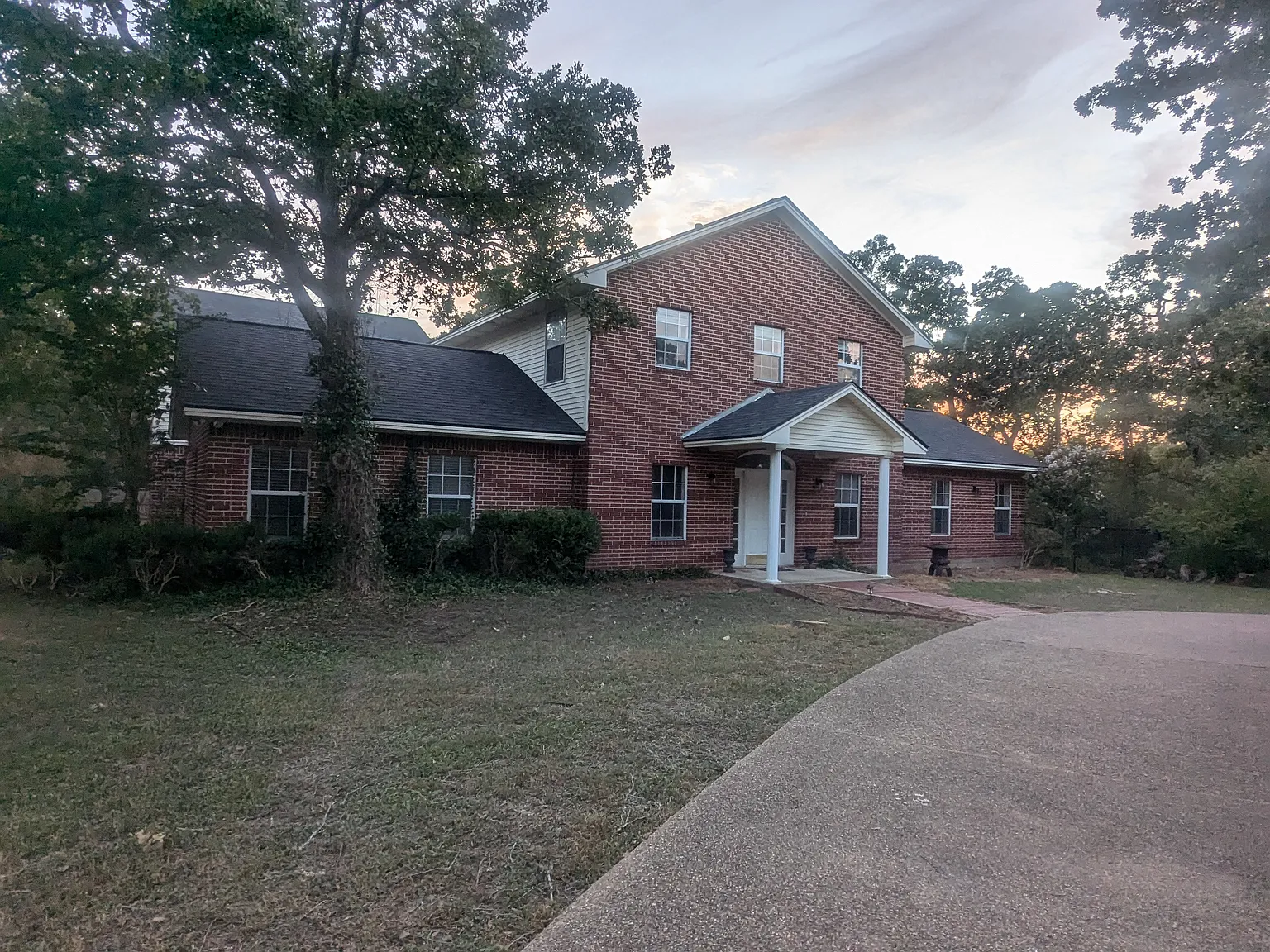 5 bed, 3.5 bath, 2950 sqft, $3,900 — Photo 3